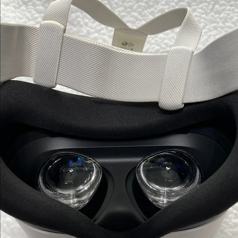 VR Headset with Controllers - White and Black